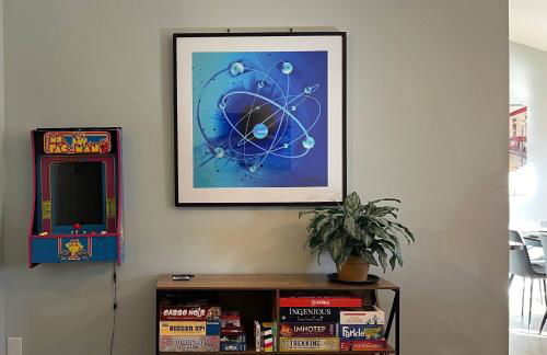 3 BR w/ King Bed, Standing Desk, Ping Pong, Arcade - Foto 7