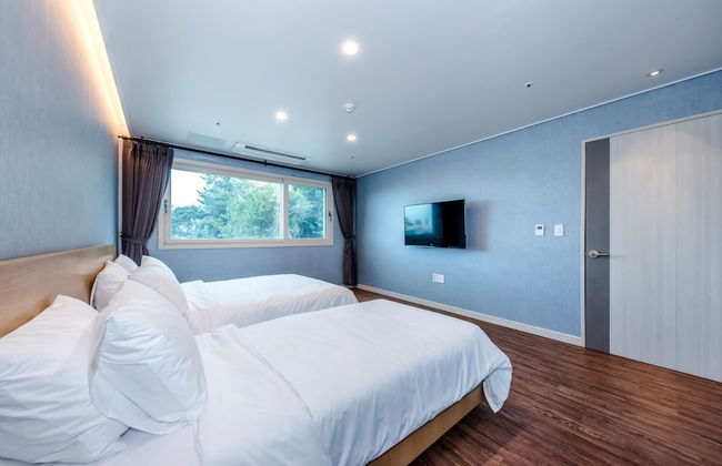 JnB Family Hotel - Photo 14