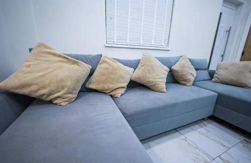 Cozy Charming Bungalow BRAND NEW - Photo 18