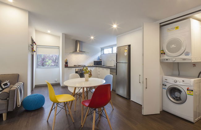 22 Hallenstein Apartments by Staysouth - Photo 19