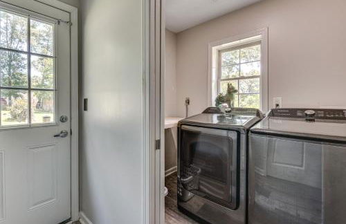 Steps to Playground Family Home in Douglasville! - Foto 21