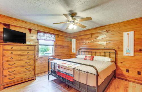 Boat Dock Pet-Friendly Douglas Lake Getaway! - Foto 16