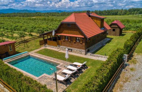 Lovely Home In Gospic With Sauna - Photo 12