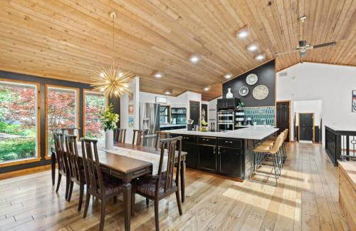 Luxe Lake Home Reflect Recharge and Reconnect - Foto 31