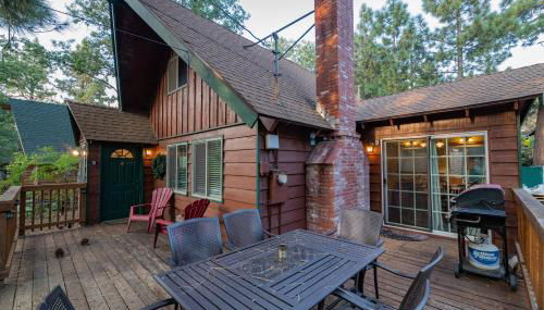 Far Enough Cabin - Chalet style cabin, walking distance to the trails! Foosball table! - Foto 2