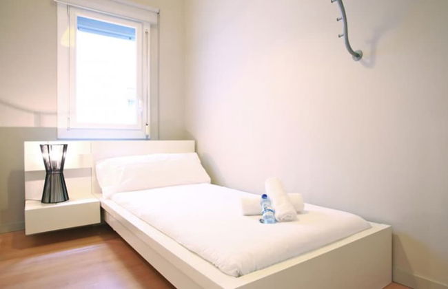 BarcelonaForRent The Sagrada Penthouse - Photo 3