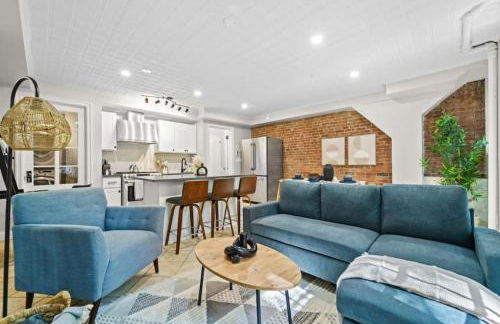 Newly Renovated 2BR w Rare Private Backyard and BBQ - Foto 7