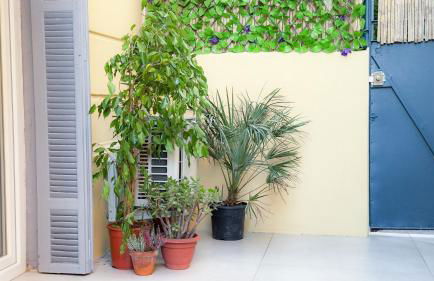 Central Studio - Bright & Modern - Private Terrace - AirCon - Near Train & Beach - Foto 12