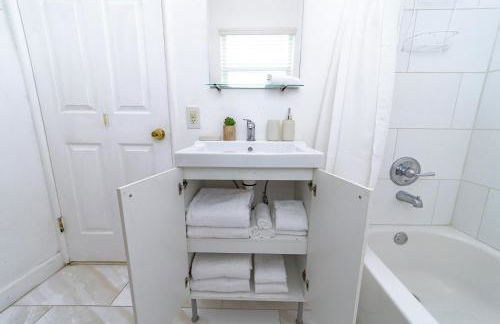 The Blue Parrot - Foto 79