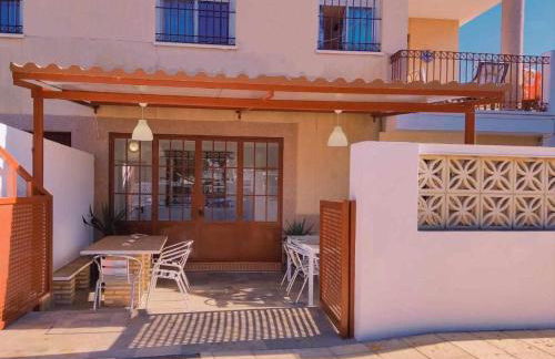 Dos Casas juntas y Patio común a 25 metros de la Playa - Photo 17