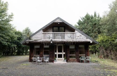 Lilly Lodge; nestled within the forest. - Foto 36