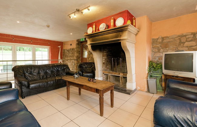 Glorious Holiday Home in Wéris with Hot Tub - Photo 12