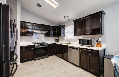 Modern 4 Bedroom Home in Cedar Park - Foto 6