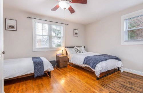 Gorgeous Home 10 min to DC by CozySuites - Foto 9