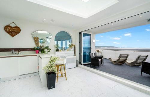 The Penthouse - Marine House - Photo 11