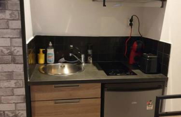 STUDIO LE PETIT ATELIER - PROCHE GARE - WiFi - Foto 3