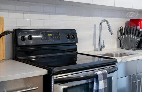 E10-1 Designer East Village Townhouse 1BR - Foto 60