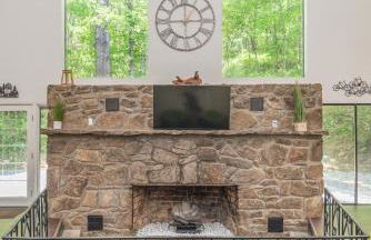 Renovated Barn in the Woods with Hot Tub - Foto 25