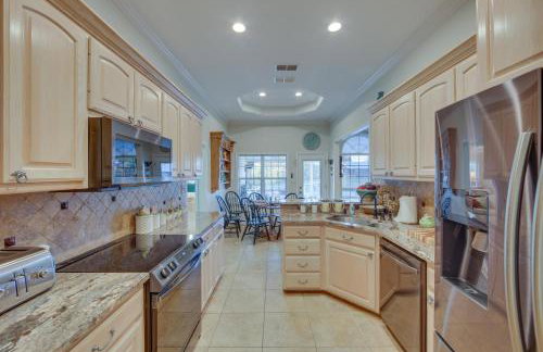 The Crown Goose - Bullard Home with Pool and Spa! - Foto 12