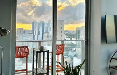 Luxury Loft 270 views, Rooftop Pool, Parking - Foto 7