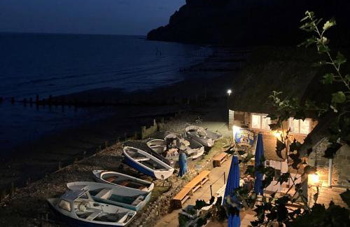 6 Shanklin Manor - family friendly apartment in Shanklin Old Village - Photo 41