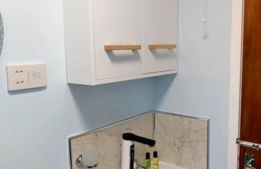 Family stay by the beach - Photo 15