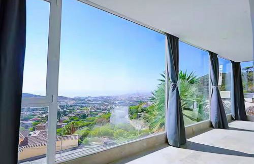 A+View Private Terrace Private Pool Family Fun - Photo 15