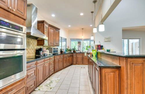 4 Mi to UGA Pet-Friendly Home in Athens - Photo 13