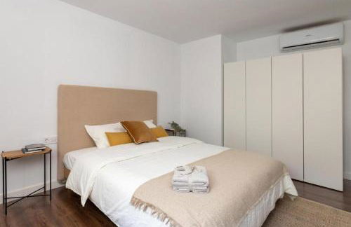 Sunshine Studios Portside Gothic - Photo 1