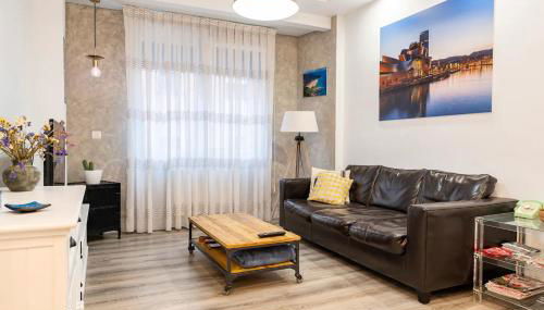 Amplio, luminoso y moderno cerca del Casco Viejo - Foto 2