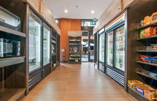 Global Luxury Suites in Menlo Park - Photo 66