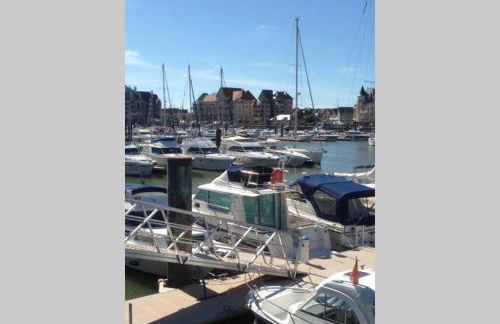 VILLA CATHY DUPLEX PLEIN SUD VUE PORT avec PISCINE INTERIEURE CHAUFFÉE - Foto 29