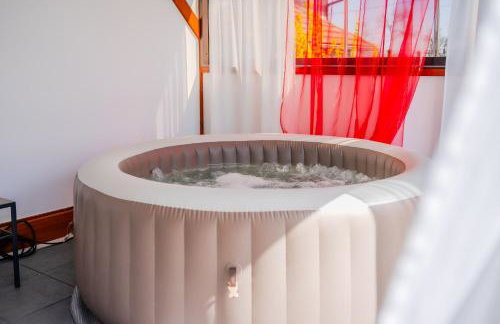 Timber Cottage With Pool - Happy Rentals - Foto 32