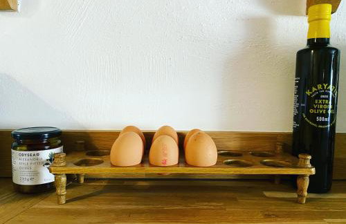 The Old Gallery - Charming Coastal Escape For Two - Photo 45