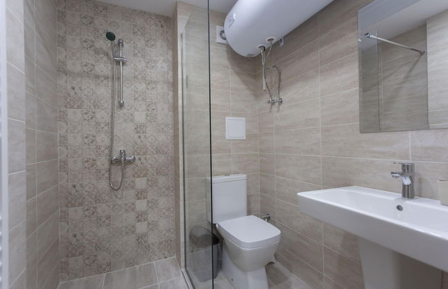 Modern 1bdr Apartment Near Center - Free Parking - Foto 5