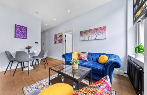 Westminster 2 Bedroom apartment with AC sleeps 5 - Photo 3