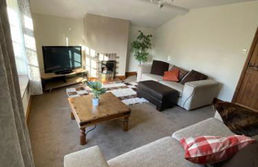 Pear Tree House 2 bed apartment - Photo 16