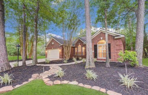 Woodlands Grand 3BR Cozy House - Photo 18