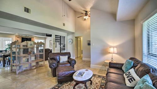 Spacious Seabrook Home with Patio 1 Mi to Beach! - Foto 5