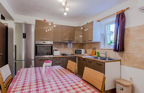 S2 - Modern Studio, Just 50m From the Beach - Photo 2