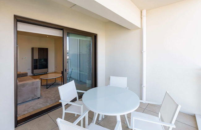 Luxury Modern Apartment With Exceptional Views! Hosted by Sweetstay - Photo 23