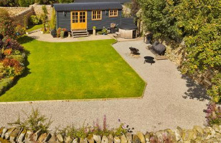 FLORA Luxury Retreat, Private Garden, Views & Hot Tub - Photo 1