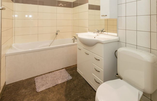 Large Group House with Welness Equipment & Swimming Pool near Malmédy - Foto 15