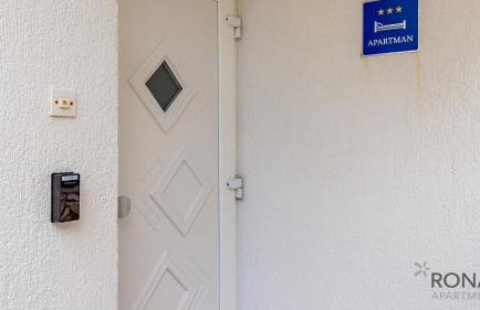 Rona Apartment Flower 1 and Flower 2 - Foto 11