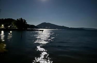 Sandy Feet Retreat -- Lakefront Retreat With Sand Volleyball Court! - Foto 40