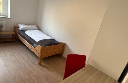 City Apartment 3 #Netflix &Wlan &Kaffee Maschine & Zentral & 500m Innenhafen & 2 min U Bahn - Foto 3