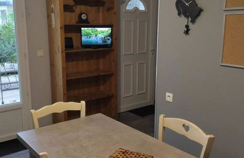 Le Mas des Cigales avec parc et grande piscine - Foto 20