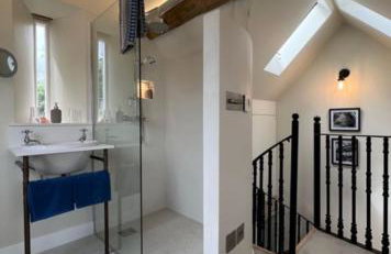 Idyllic secluded hideaway with countryside views on the edge of the Cotswolds - Photo 18