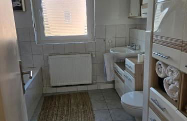 Ferienwohnung Für Gäste mit Niveau,Monteurewohnung mit 3 separaten Schlafzimmern,Parkplatz für Großes Fahrzeug vorhanden 8,5m lang - Foto 16