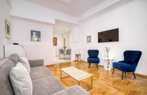 Elegant Light Two Bedroom Apartment in City Center - Foto 1